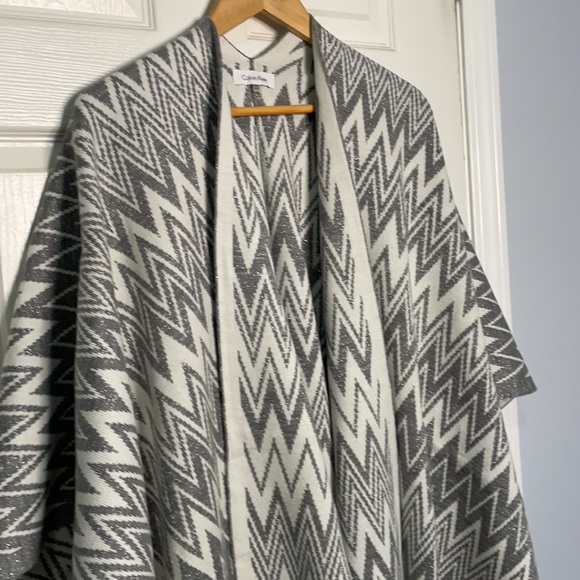 Calvin Klein poncho - Picture 2 of 6